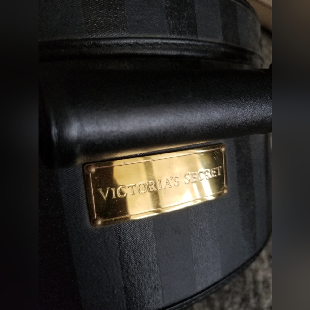 Rare Victoria's secret luggage display